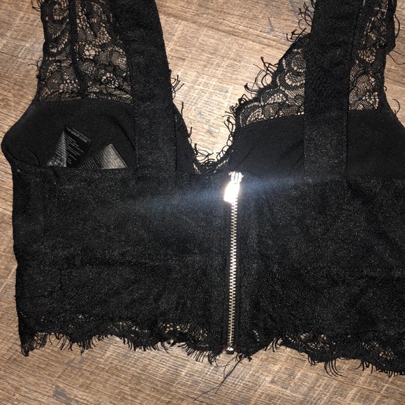 TOPSHOP | 2 | Black Lace Crop Top/Bralette - Picture 4 of 5